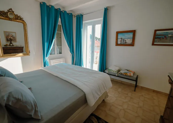 Appartamento Solacargese De Charme Vue Imprenable Méditerranée *